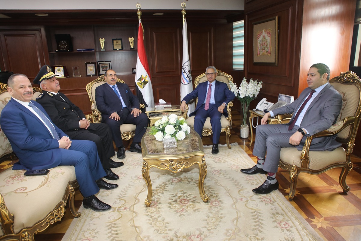 مدير الأمن يهنئء المحافظ بتوليه مهام منصبه