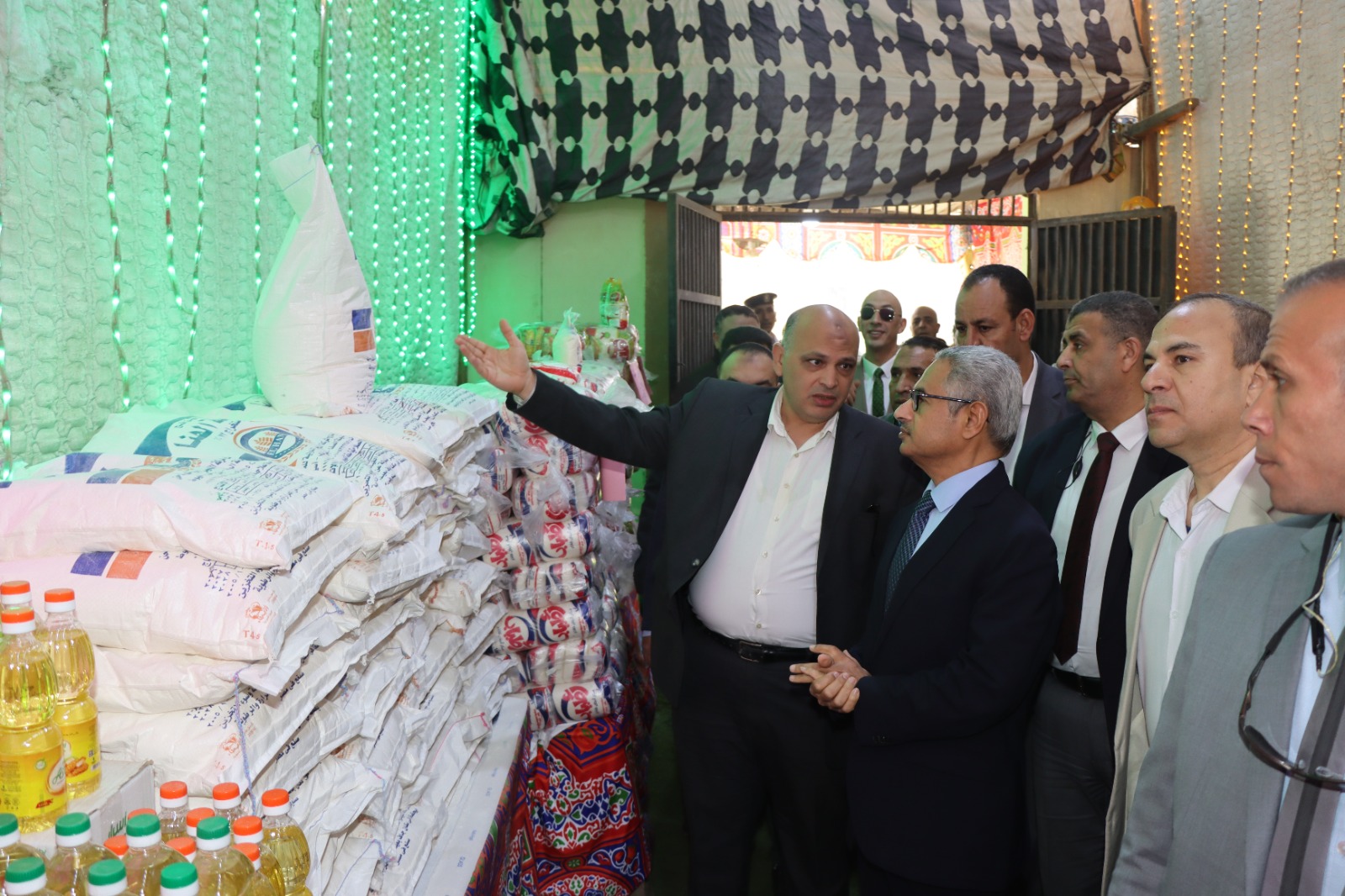 أهلاً رمضان مستمر في توفير السلع المخفضة الفشن