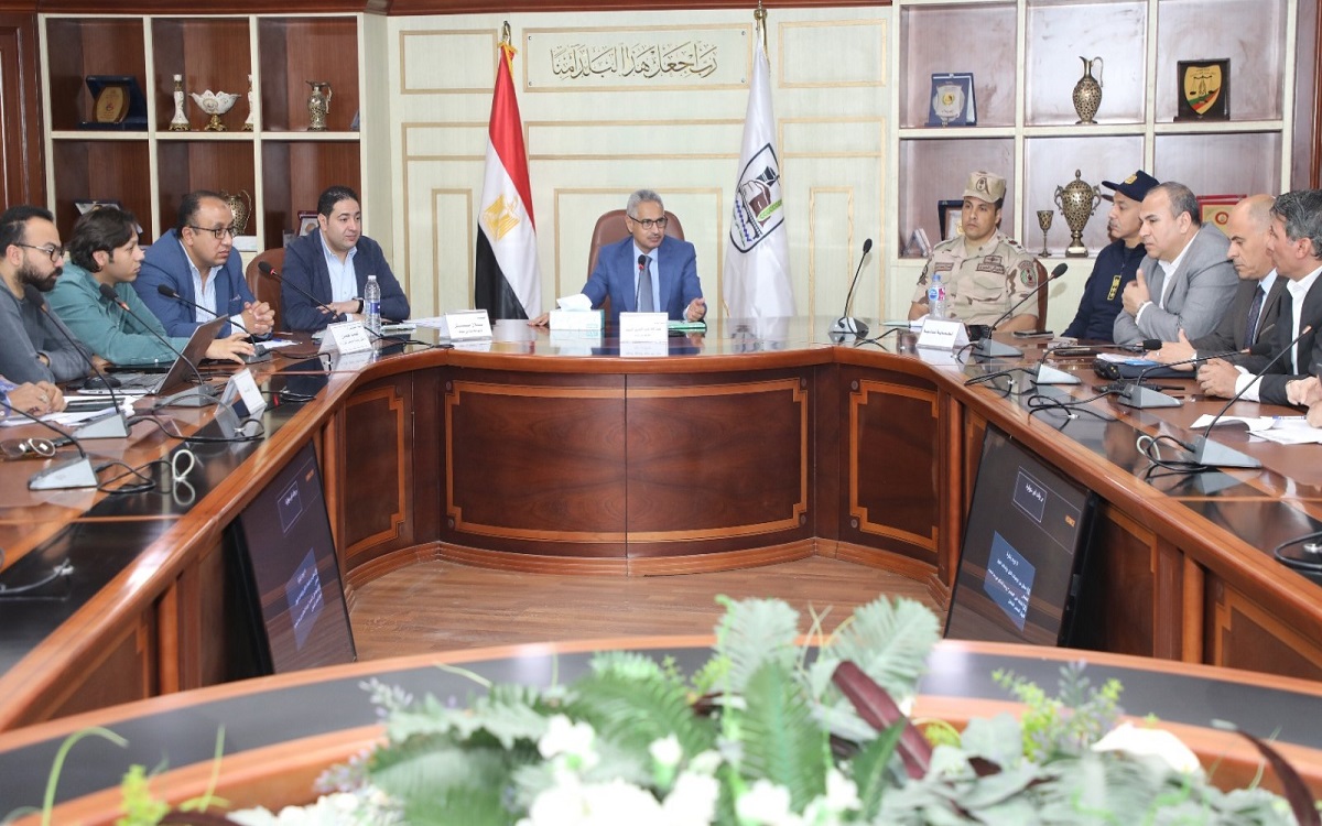 المحافظ يوجه بتسريع العمل بمشروعات “حياة كريمة”