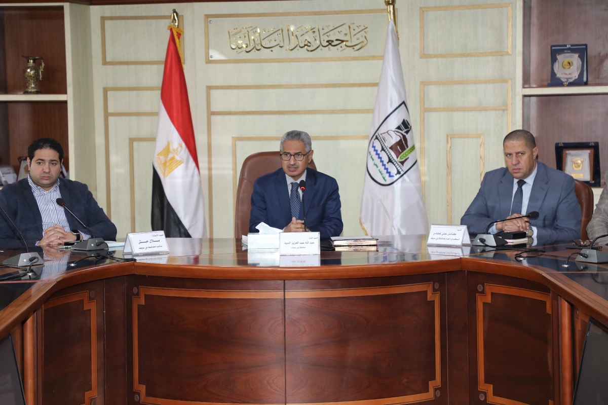 المحافظ يوجه بضبط ومراقبة  الأسواق