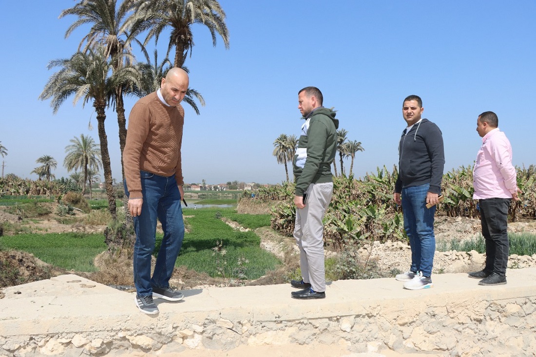 السكرتير العام المساعد يتفقد مخرات السيول