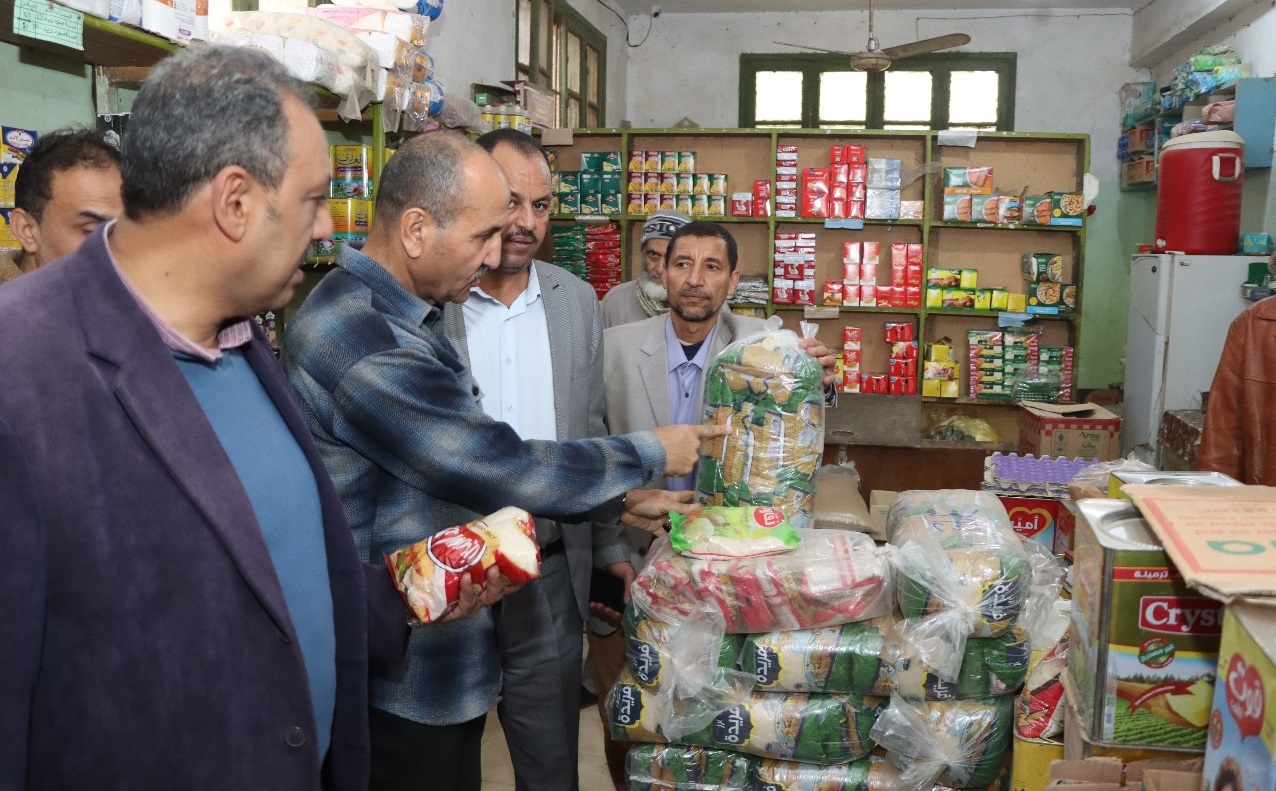 السكرتير العام المساعد يتابع بالجمعيات الاستهلاكية بالواسطى وسمسطا