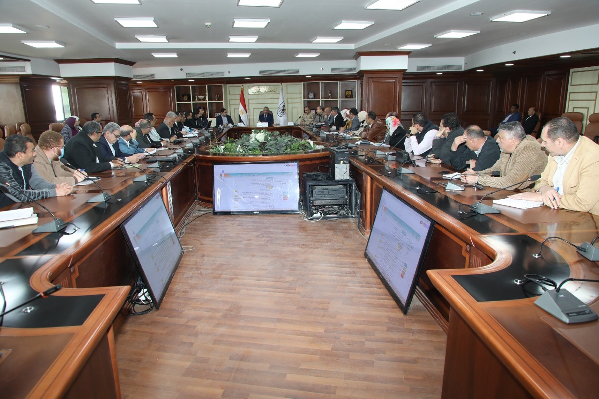 مناقشة مستجدات الموقف التنفيذي لمشروعات حياة كريمة