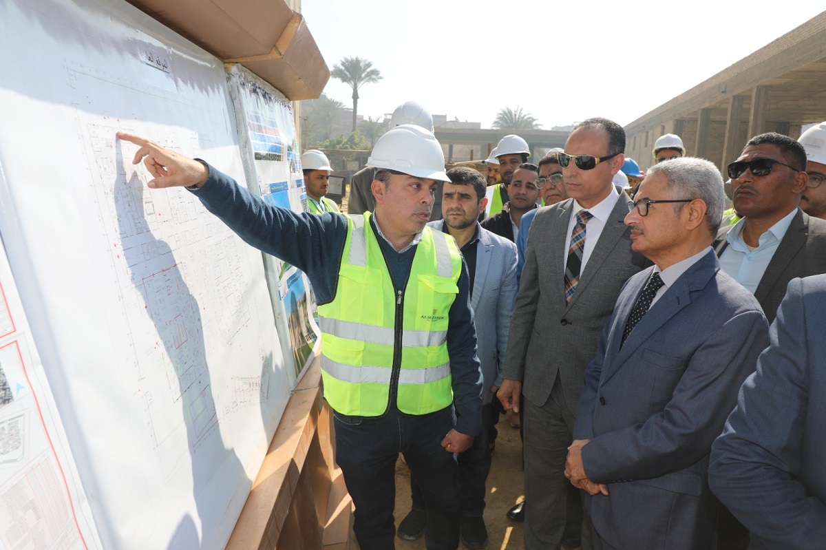 تواصل أعمال يناء مستشفى ناصر العام.. والمحافظ يشكر الصحة