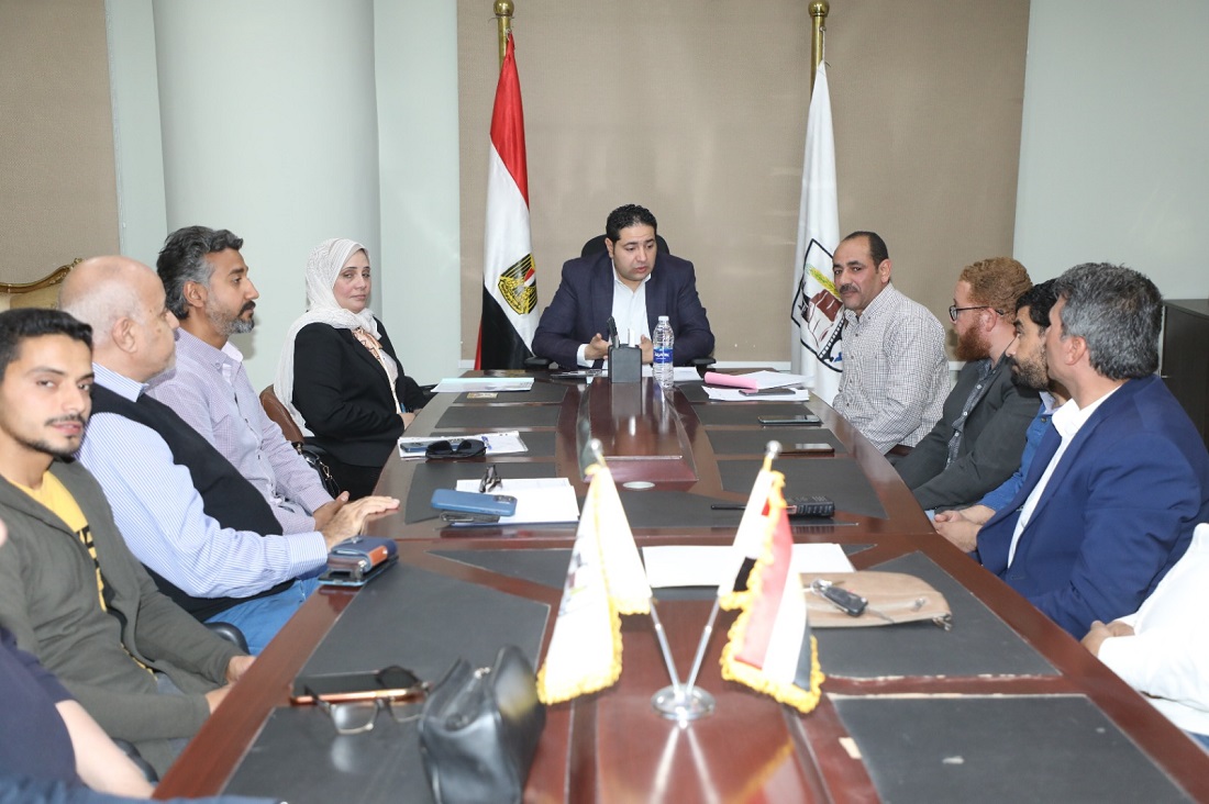 نائب المحافظ يبحث موقف مشروعات حياة كريمة