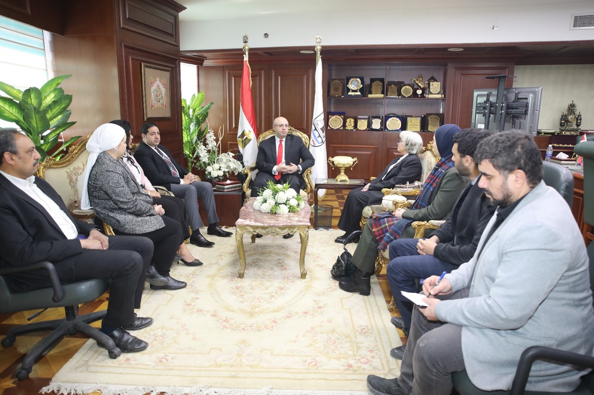 وفد وزارة التخطيط يستعرض تجربة المحافظة في التنمية المستدامة