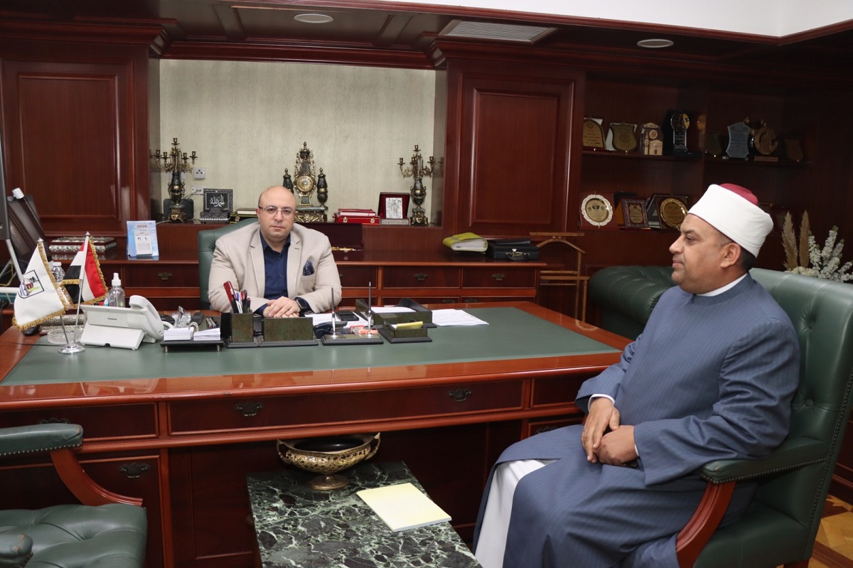 المحافظ يُناقش استعدادات الأوقاف لشهر رمضان