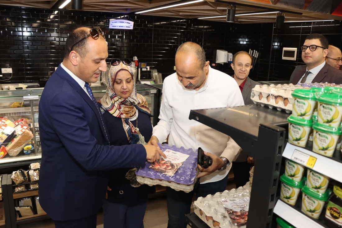 حماية المستهلك تنظم حملة متابعة المنشآت التجارية