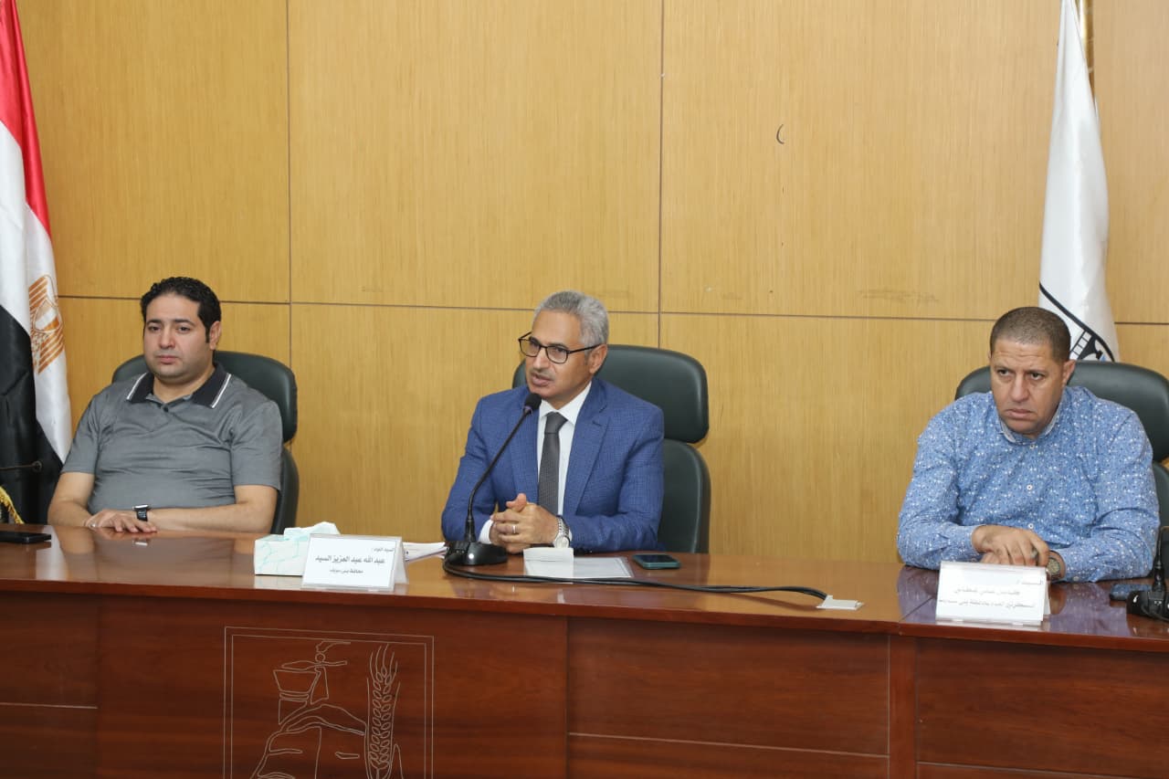 المحافظ يوجه بتسريع العمل في ملفات التصالح والتقنين