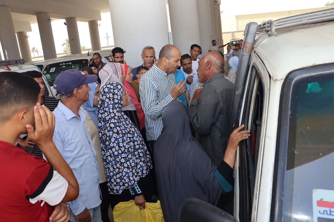 السكرتير العام المساعد يتفقد انتظام العمل بمجمع المواقف