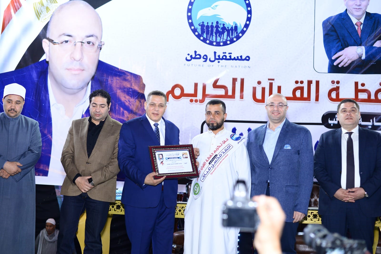 تكريم 300 من حفظة القرآن الكريم بالميمون