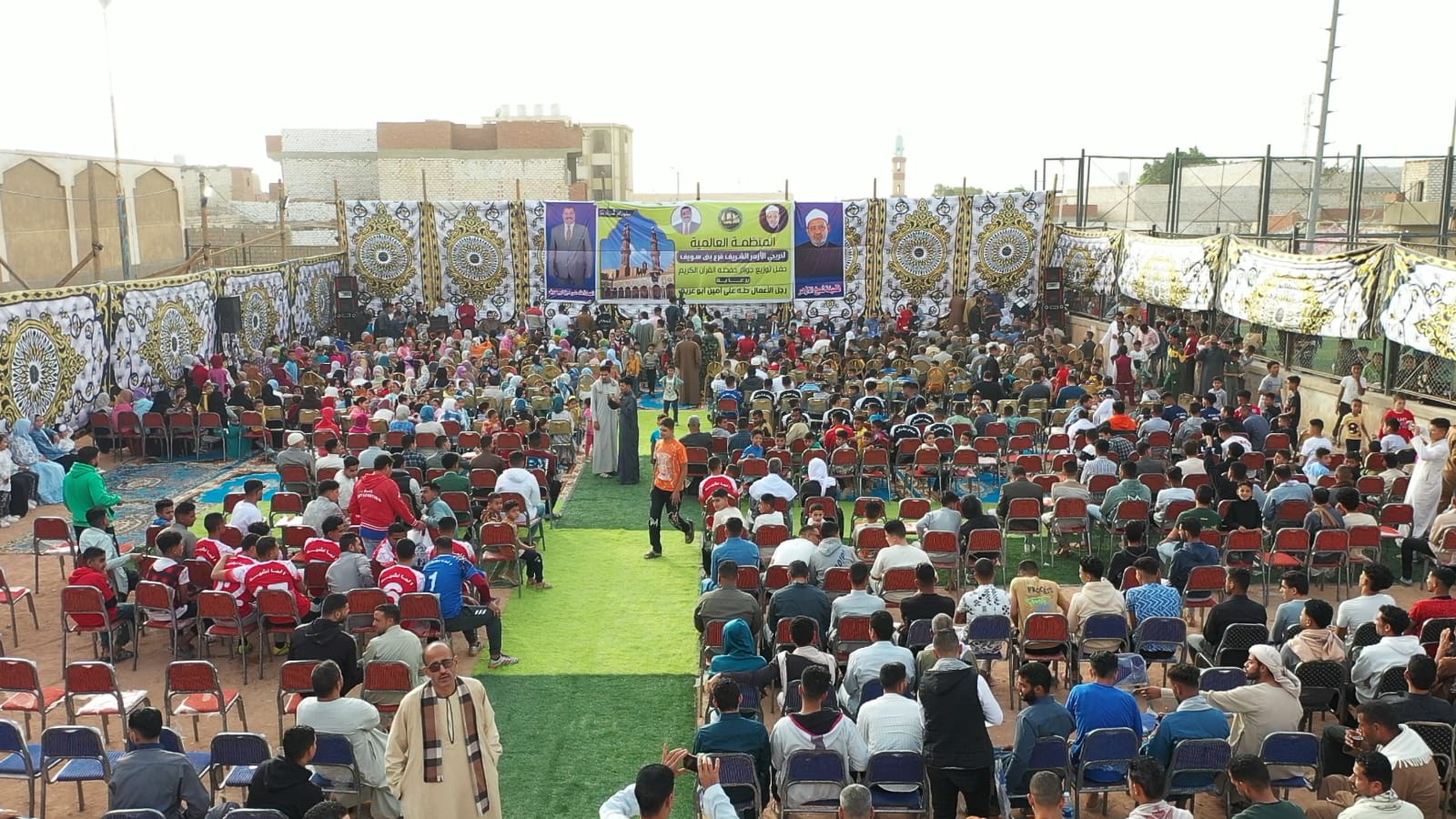 تكريم الأمهات المثاليات وحفظة القرآن بجبل النور
