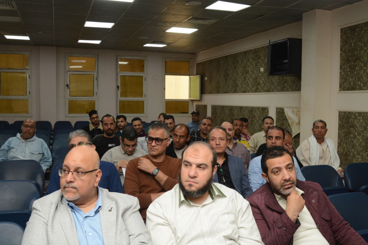 نجاح جلسة التشاور المجتمعي لشركة جنوب الوادي