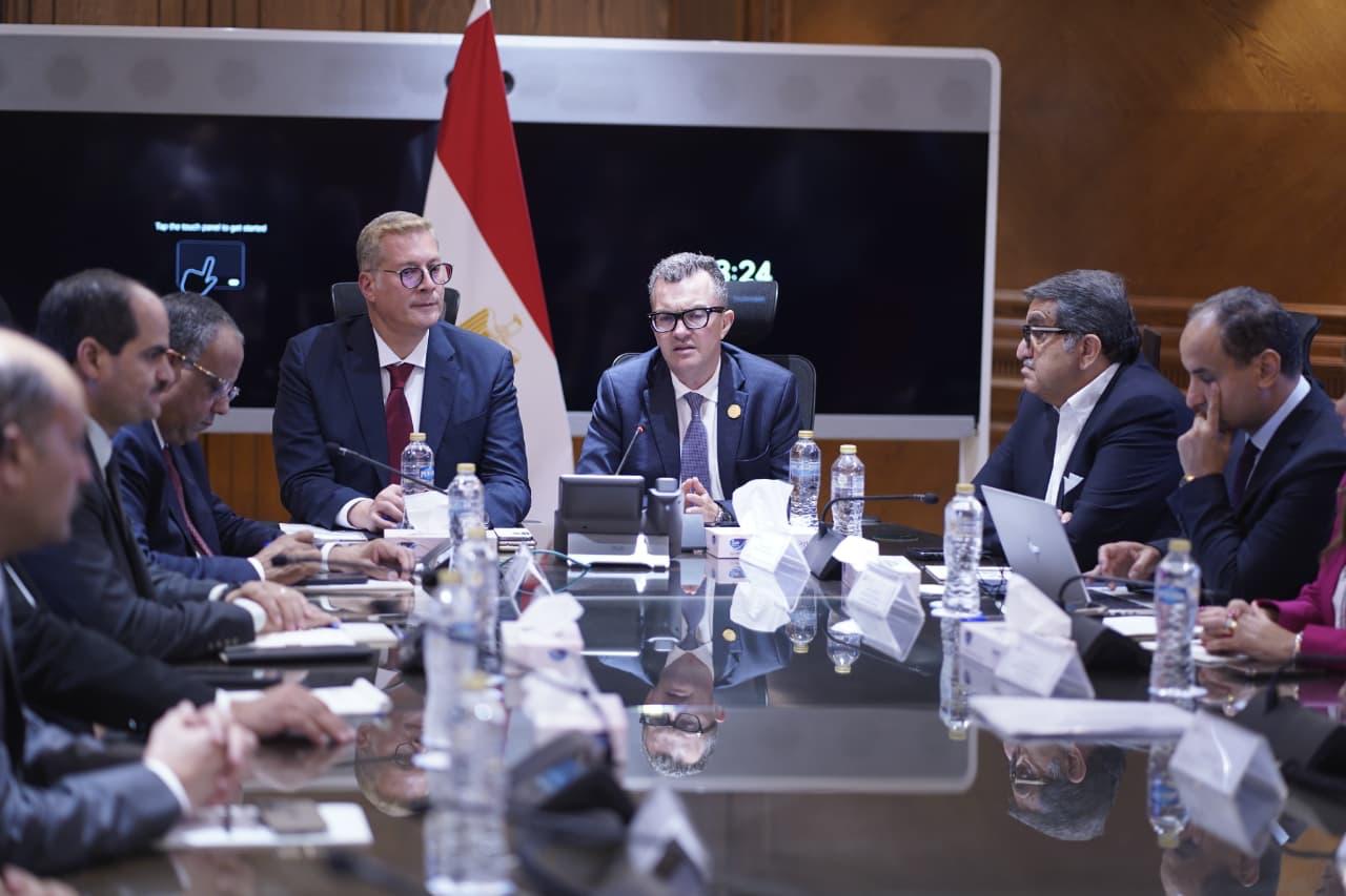 رستم وبدوي يناقشان تطورات قطاع البترول