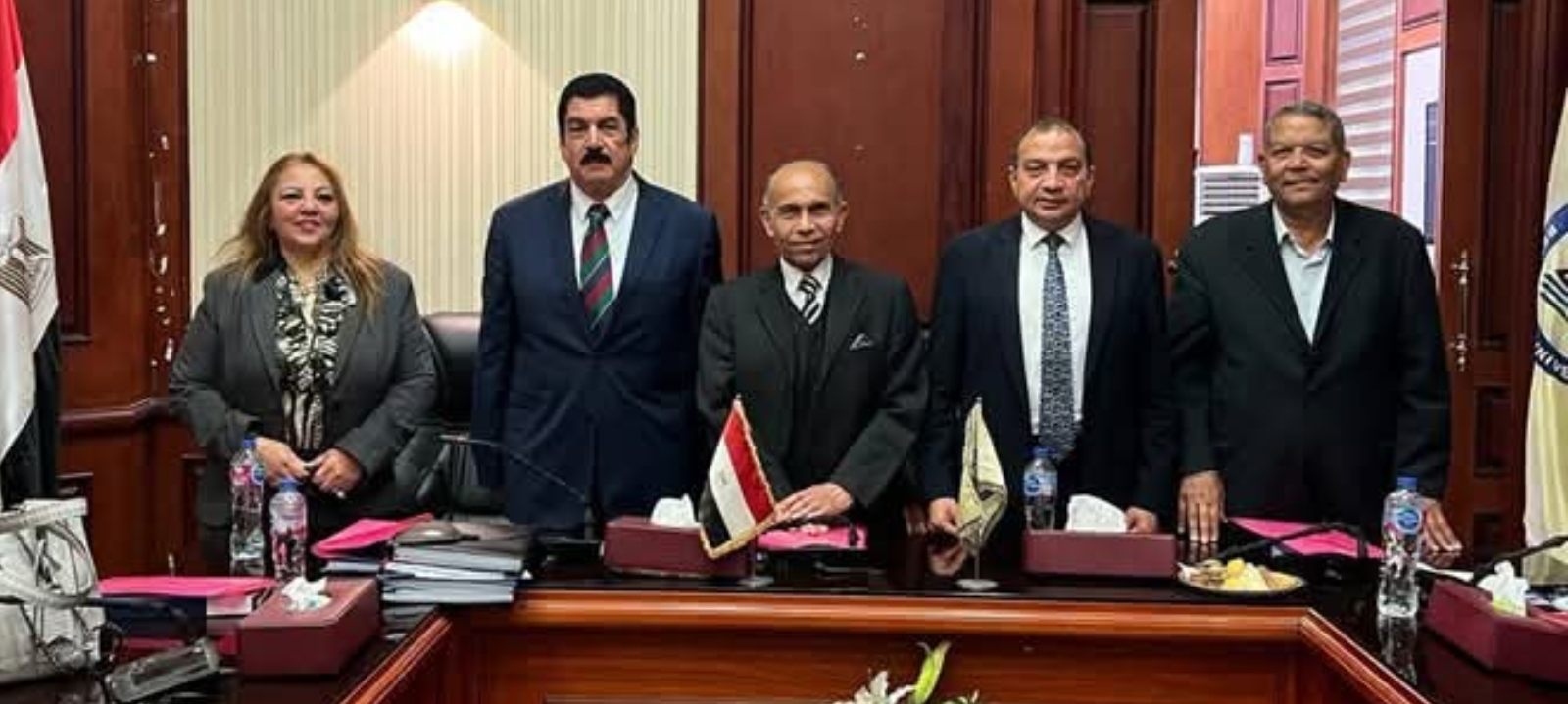 رئيس الجامعة يترأس لجنة اختيار العمداء