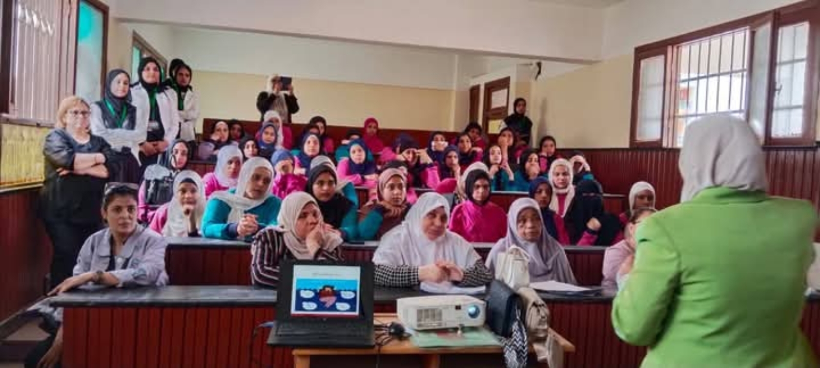 ندوة تثقيف صحي لطلاب المدارس الفنية