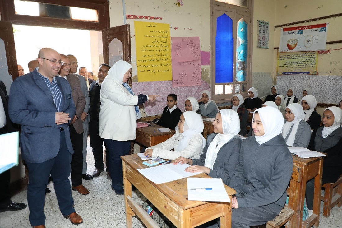 المحافظ يتابع سير المنظومة التعليمية