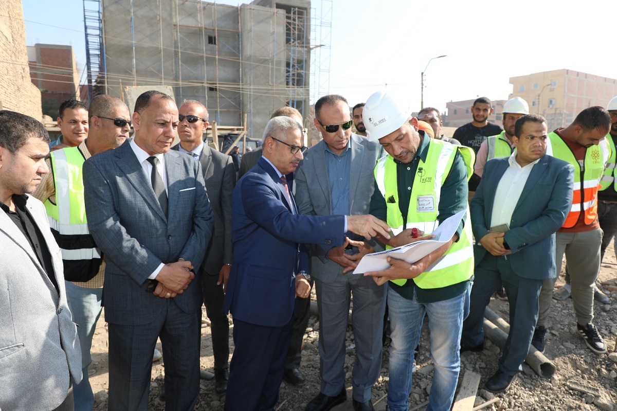 المحافظ يتابع مستجدات العمل بمستشفيي سمسطا وببا