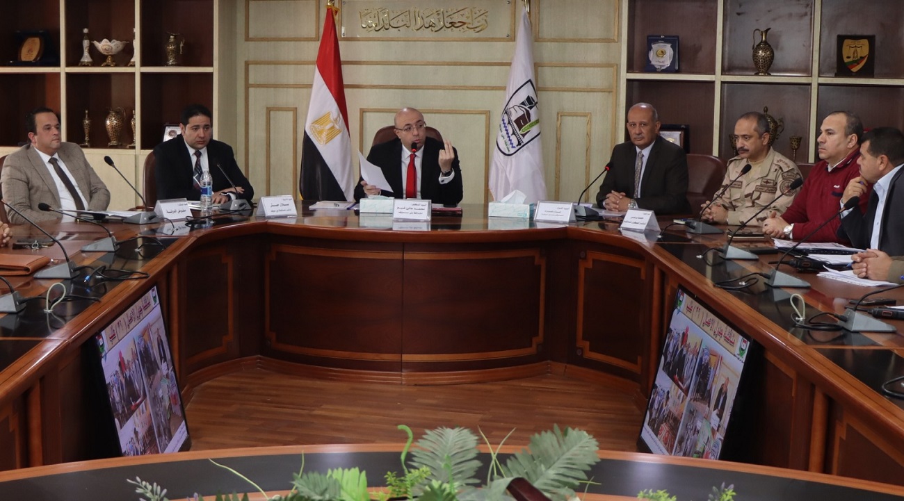 مُناقشة مُستجدات وسير العمل في ملف تقنين أراضي أملاك الدولة