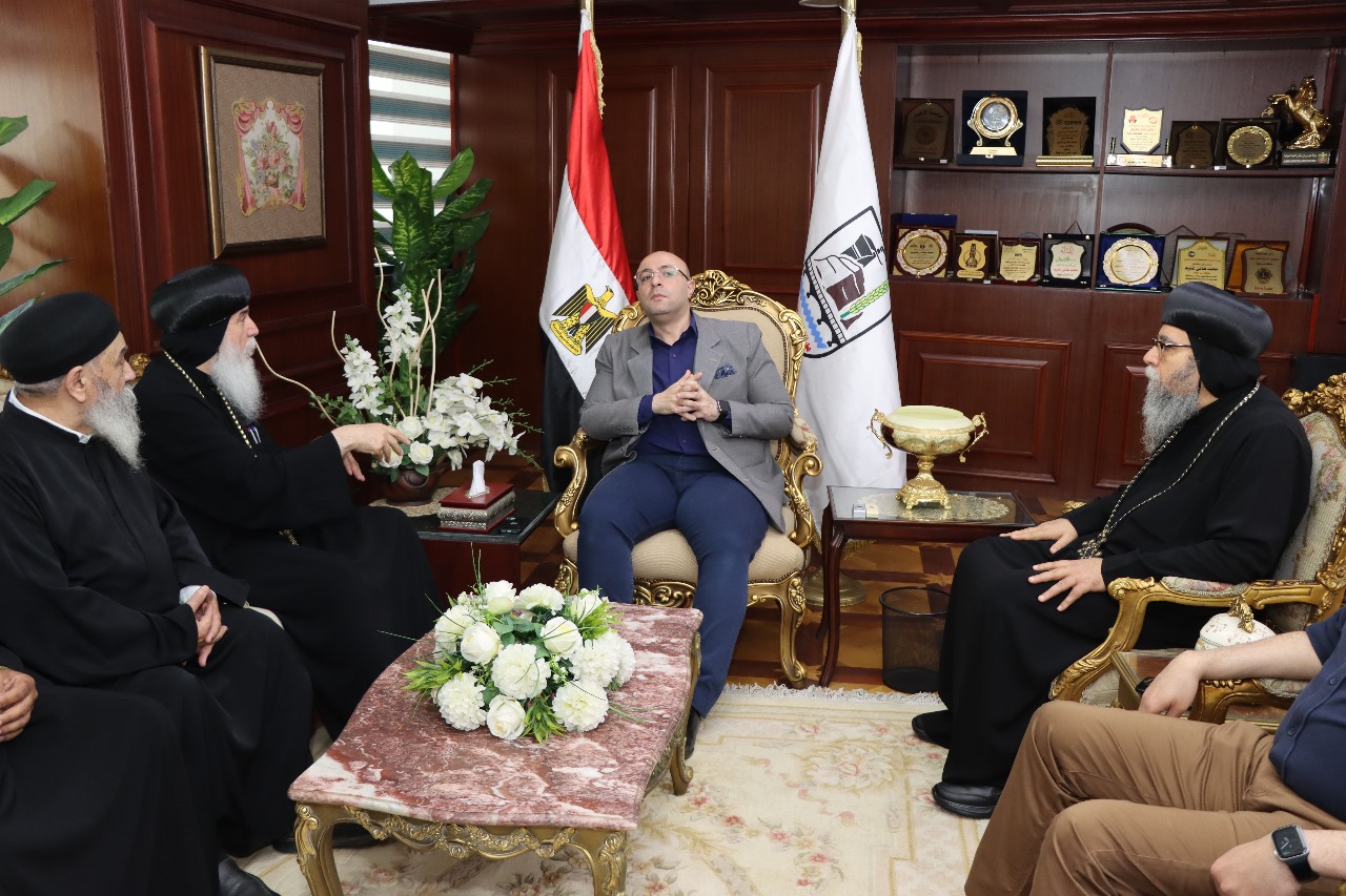 المحافظ يتلقى التهاني بعيد الأضحى من قيادات مسيحية