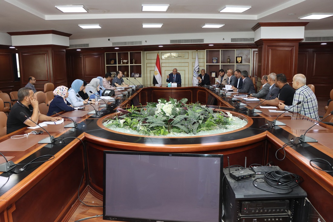 السكرتير العام يجتمع بلجنة المنشآت الآيلة للسقوط