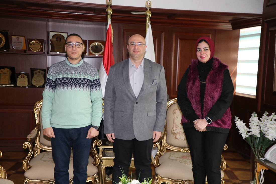 المحافظ: تمكين المرأة ركيزة التنمية المحلية