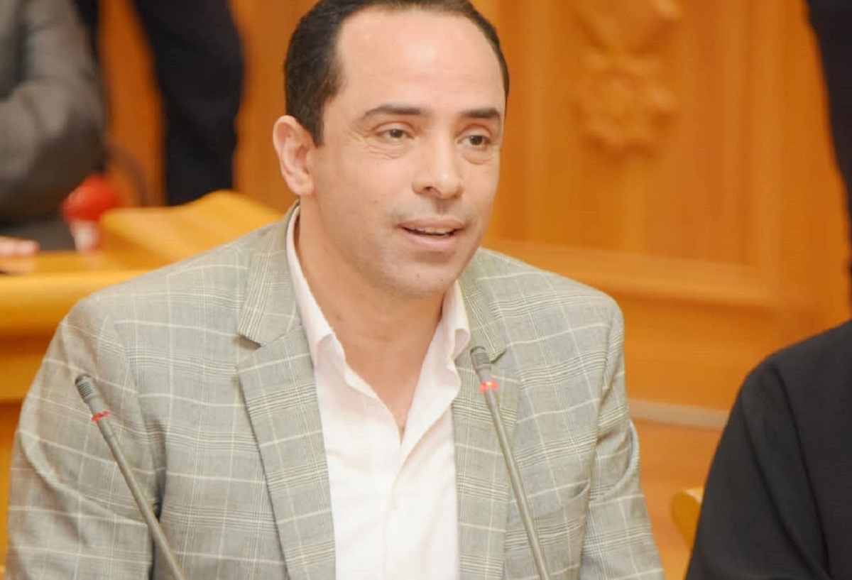 المغازي: الدستور لا يُلزم الحكومة بالاستقالة مع البرلمان الجديد